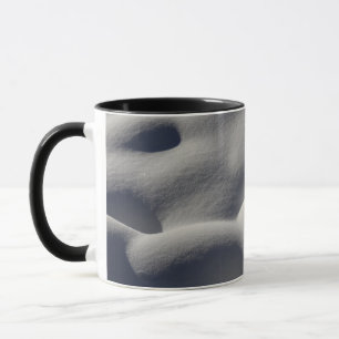 Taza Nieve espumosa, montones de sorbos, naturaleza abs