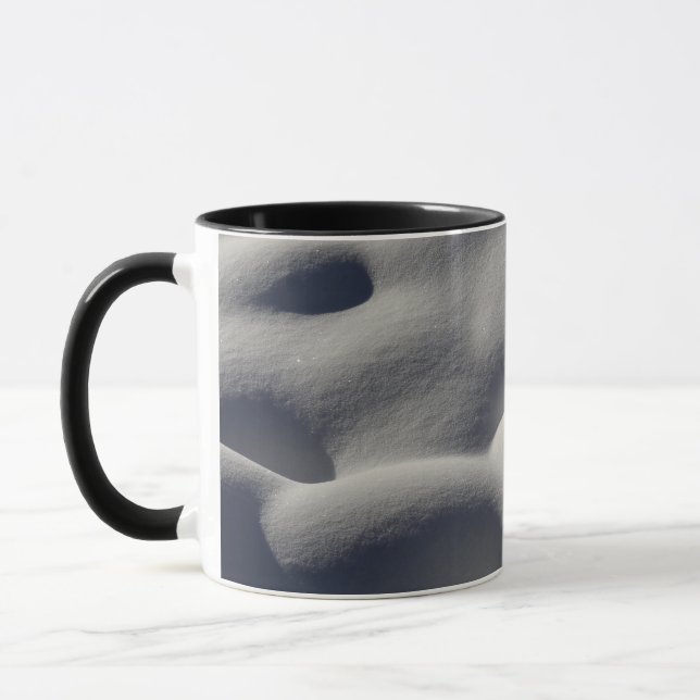 Taza Nieve espumosa, montones de sorbos, naturaleza abs (Izquierda)