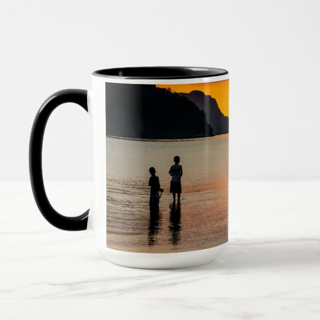 Taza Niños pescando al atardecer (Izquierda)