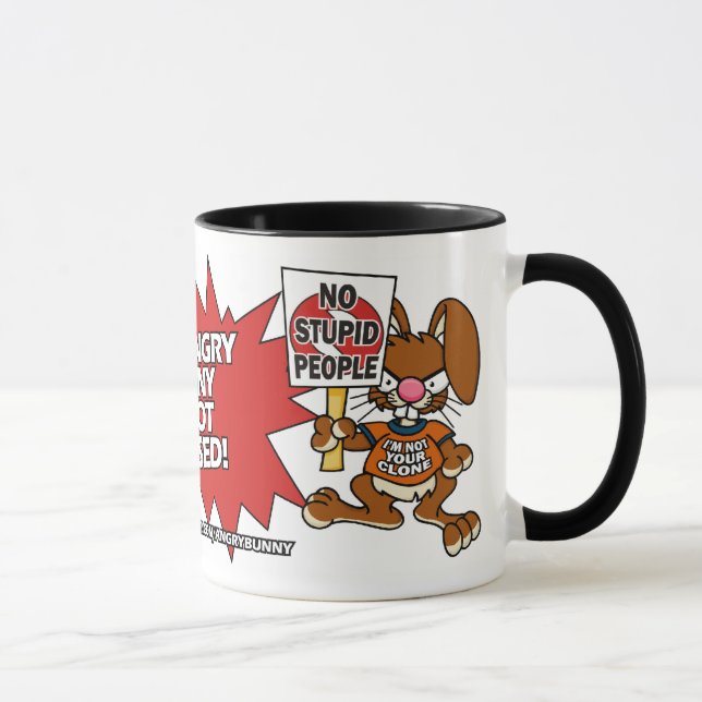 Taza no divertida enojada del conejito (Derecha)