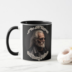 Taza No estoy envejeciendo, solo me estoy convirtiendo