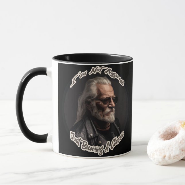 Taza No estoy envejeciendo, solo me estoy convirtiendo  (Con donut)