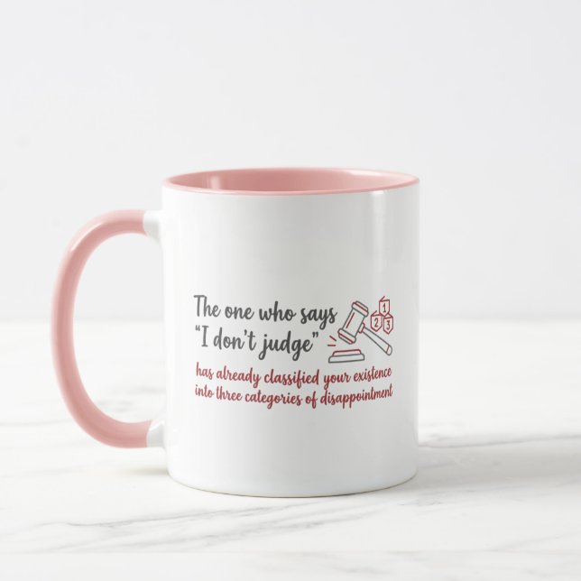 Taza "No Juzgo" Martillo de Abogado Sarcástico (Izquierda)