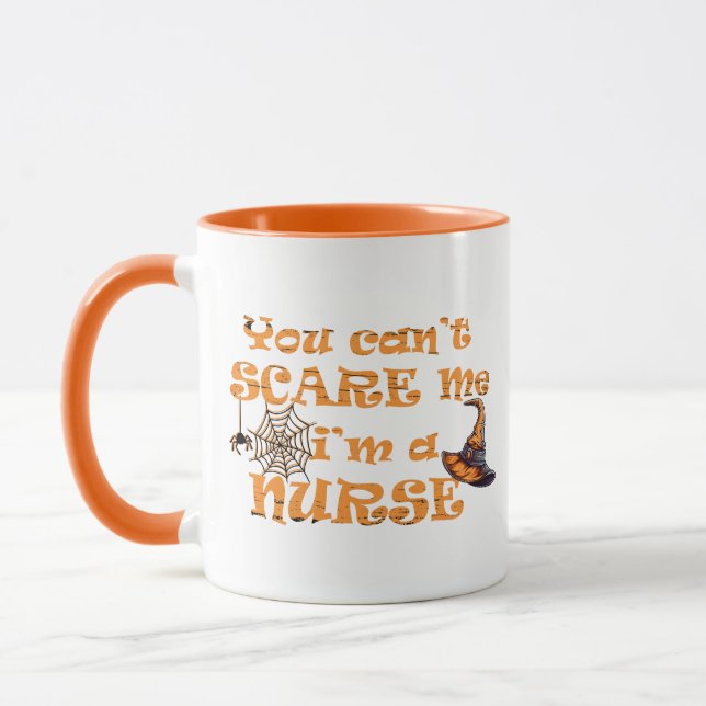 Taza No puedes asustarme. Soy enfermera Halloween. (Izquierda)
