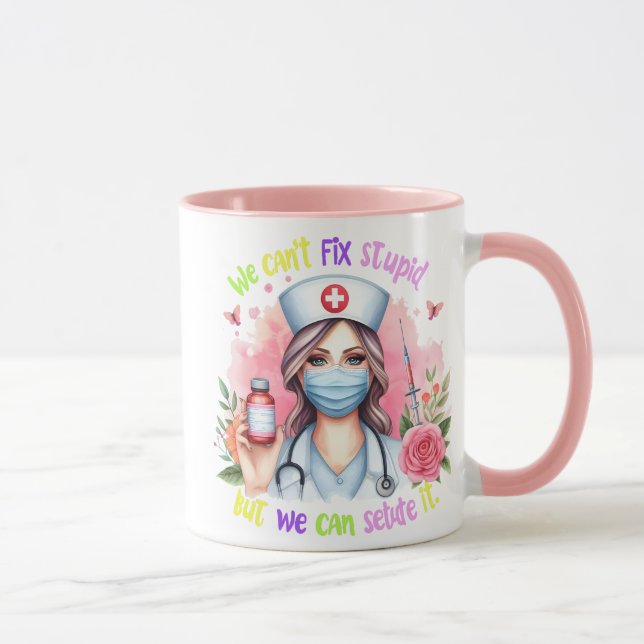 Taza No se puede arreglar lo estúpido: curar en una bot (Derecha)