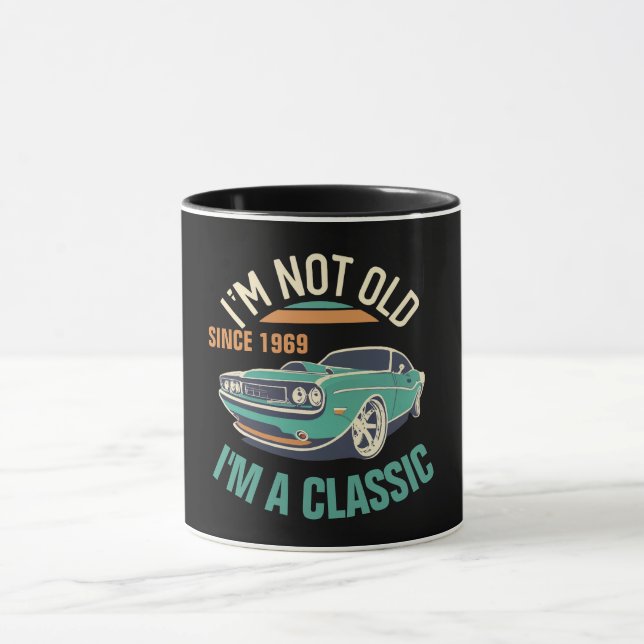Taza No soy viejo, soy un coche clásico de época (Centro)