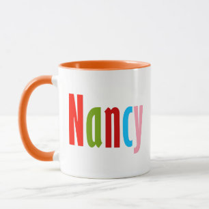 Taza Nombre de "Nancy" en vibrante diversión y letras c
