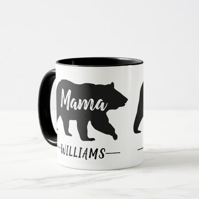 Taza Nombre del monograma de mamá de oso rústico (Anverso izquierdo)