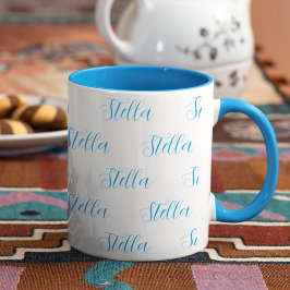 Taza Nombre repetitivo en blanco dominante azul claro
