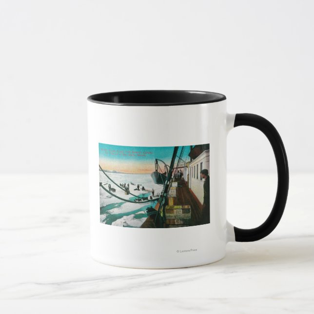 Taza Nome, Alaska Steamer Corwin Descargando flete (Derecha)