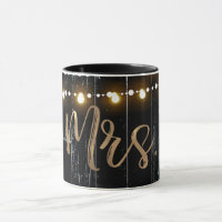 Novia MRS de madera oscura rústica y luces de cuer