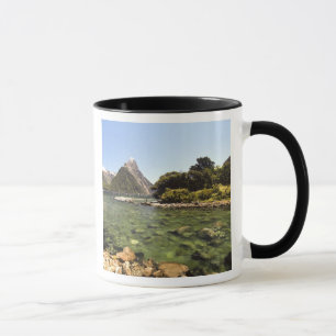 Taza Nueva Zelanda, Miter Peak y el río Bowen entran
