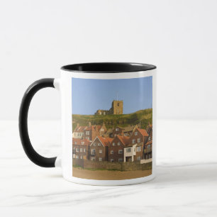 Taza Nuevas viviendas y la iglesia de St Margarets, Whi