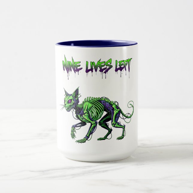 Taza Nueve vidas dejaron un gato negro como Halloween (Centro)