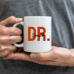 Taza Nuevo estudiante de posgrado en la Escuela de Medi<br><div class="desc">Nuevo Médica Escuela de Medicina Graduada Mug Estudiantil</div>