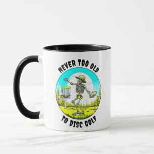 Taza Nunca demasiado viejo para Disc Golf   Lanzamiento