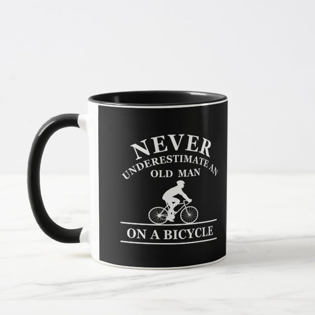 Taza nunca subestimar a un anciano en bicicleta (Izquierda)