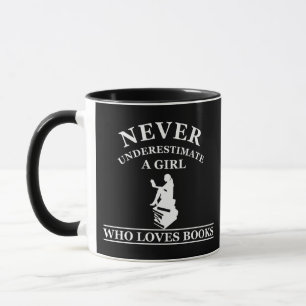 Taza Nunca subestimes a una chica que ama los libros