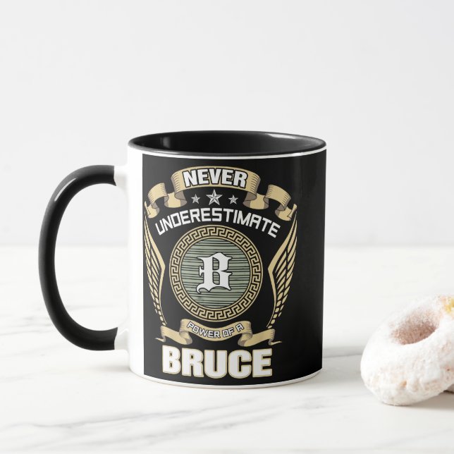 TAZA NUNCA_SUBESTIMES_EL_PODER_DE_UN_BRUCE (Con donut)