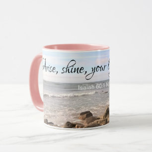 Taza Océano Atlántico Biblia frente a olas del mar rosa