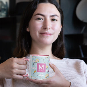 Taza ¡Oh, los lugares a los que irás! Monograma y nombr