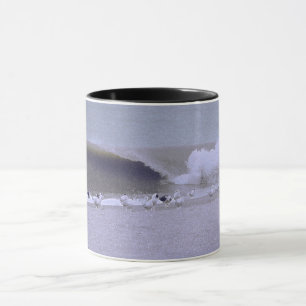 Taza ola de ruptura y gaviotas