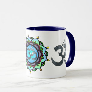 Taza Om floreciendo