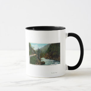 Taza Opinión de Hwy del río de Ausable cerca de