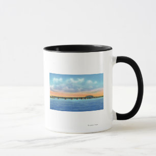Taza Opinión distante del lago del nuevo puente
