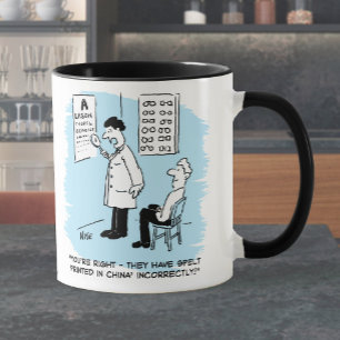 Taza Óptico realizando una prueba de vista