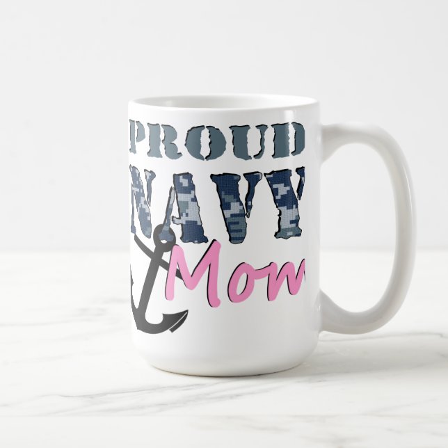 Taza orgullosa de la mamá de la marina de guerra (Derecha)