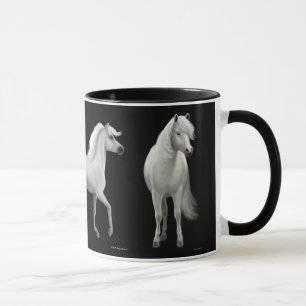 Taza orgullosa de los caballos blancos