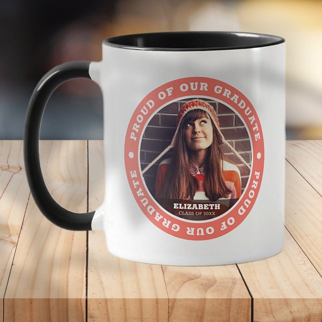 Taza Orgulloso de nuestra foto de graduación de grado 2 (Subido por el creador)