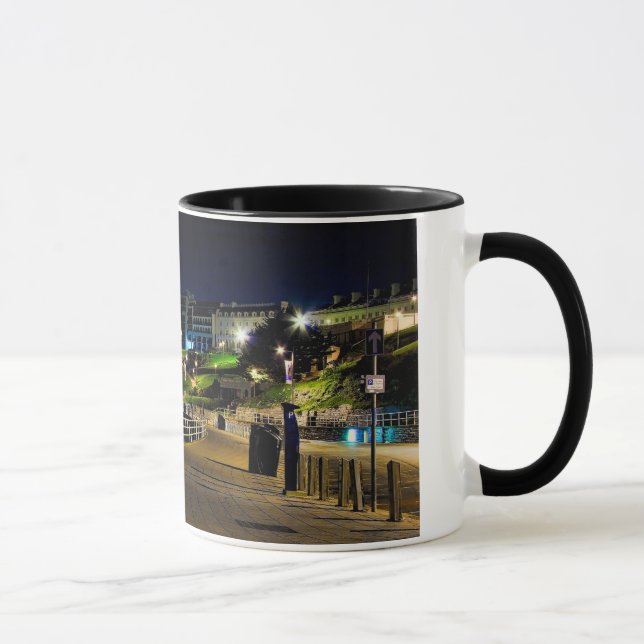 Taza Orilla del mar de la azada por la noche, Plymouth (Derecha)