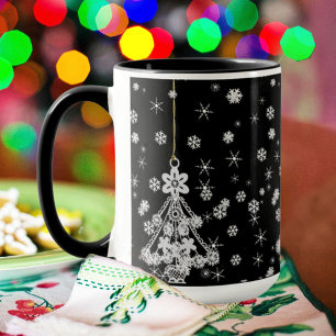 Taza Ornate White Christmas Snowflakes con negro