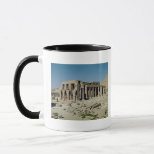 Taza Osiride figura Ramesses II que flanquea las