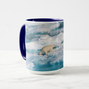 Taza Oso polar caminando por el mar