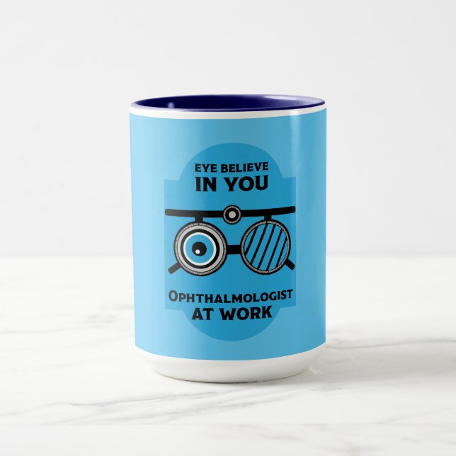 Taza Osteopatía Cirujanos Ojos Mug (Centro)