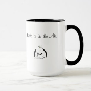 Taza Pájaro de amor romántico pingüino negro y blanc