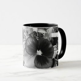 Taza Pansia monocromática artística de fotografía natur
