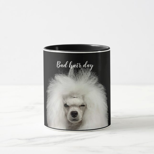 Taza para perro caniche blanco con mal día de pelo (Centro)