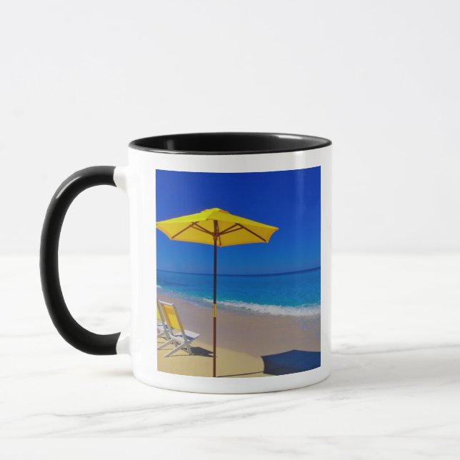 Taza Paraguas de playa amarillos y sillas impecables (Izquierda)