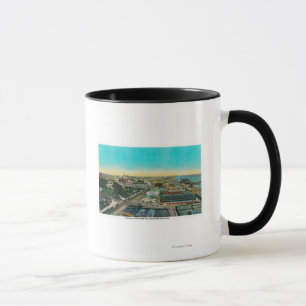 Taza Pareciendo del este sobre la sección del negocio,