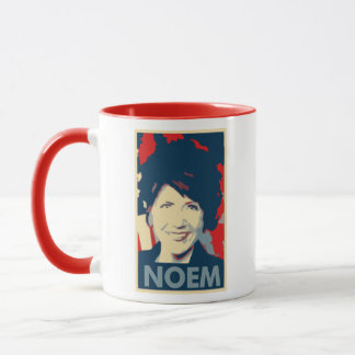 Taza Parodia política de Kristi L. Noem Poster