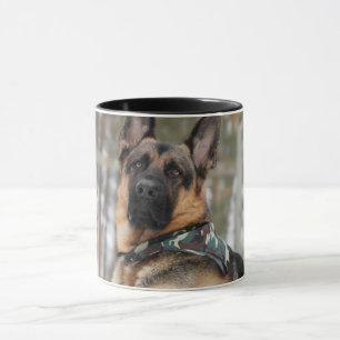 Taza Pastor alemán en nieve