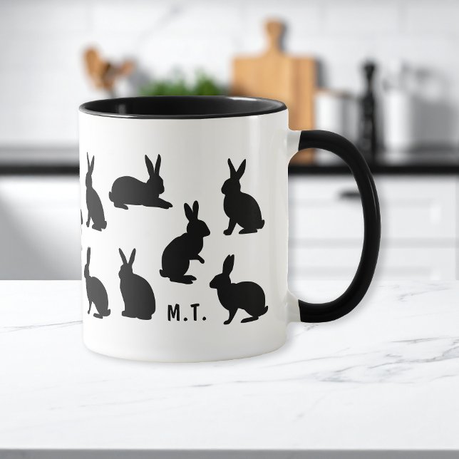 Taza Patrón de conejo simple en negro con monograma per (Subido por el creador)