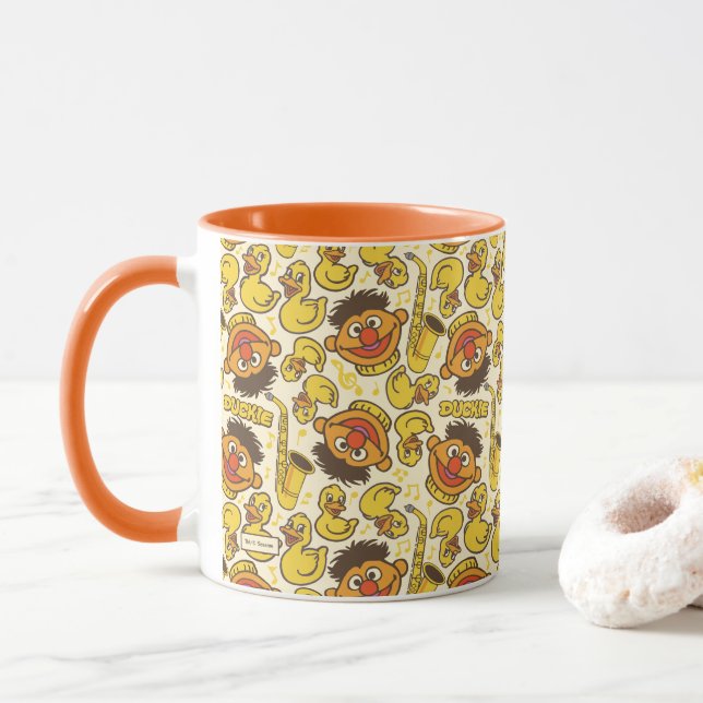 Taza Patrón de Ernie y Rubber Duckie (Con donut)