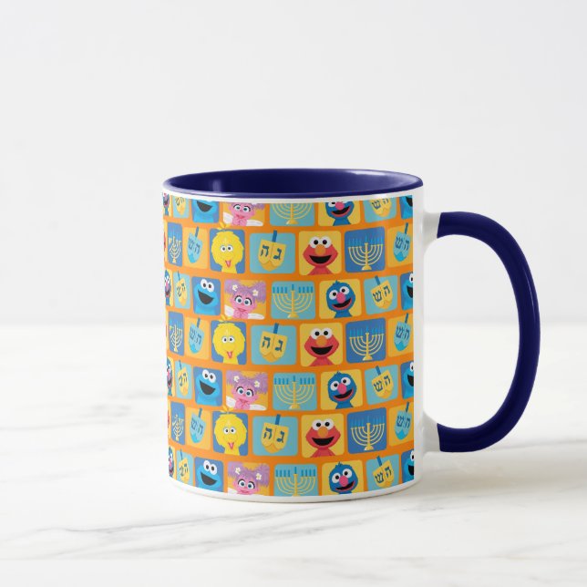 Taza Patrón de Hanukkah de Plaza Sésamo (Derecha)