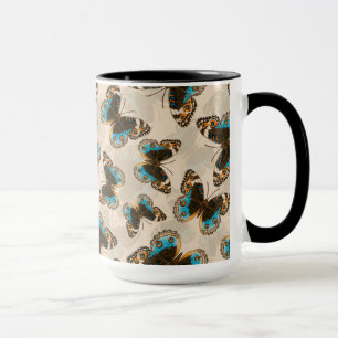 Taza Patrón de mariposa azul Pansy en blanco roto