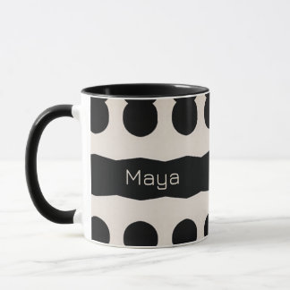 Taza Patrón único de monograma de polka blanca negra